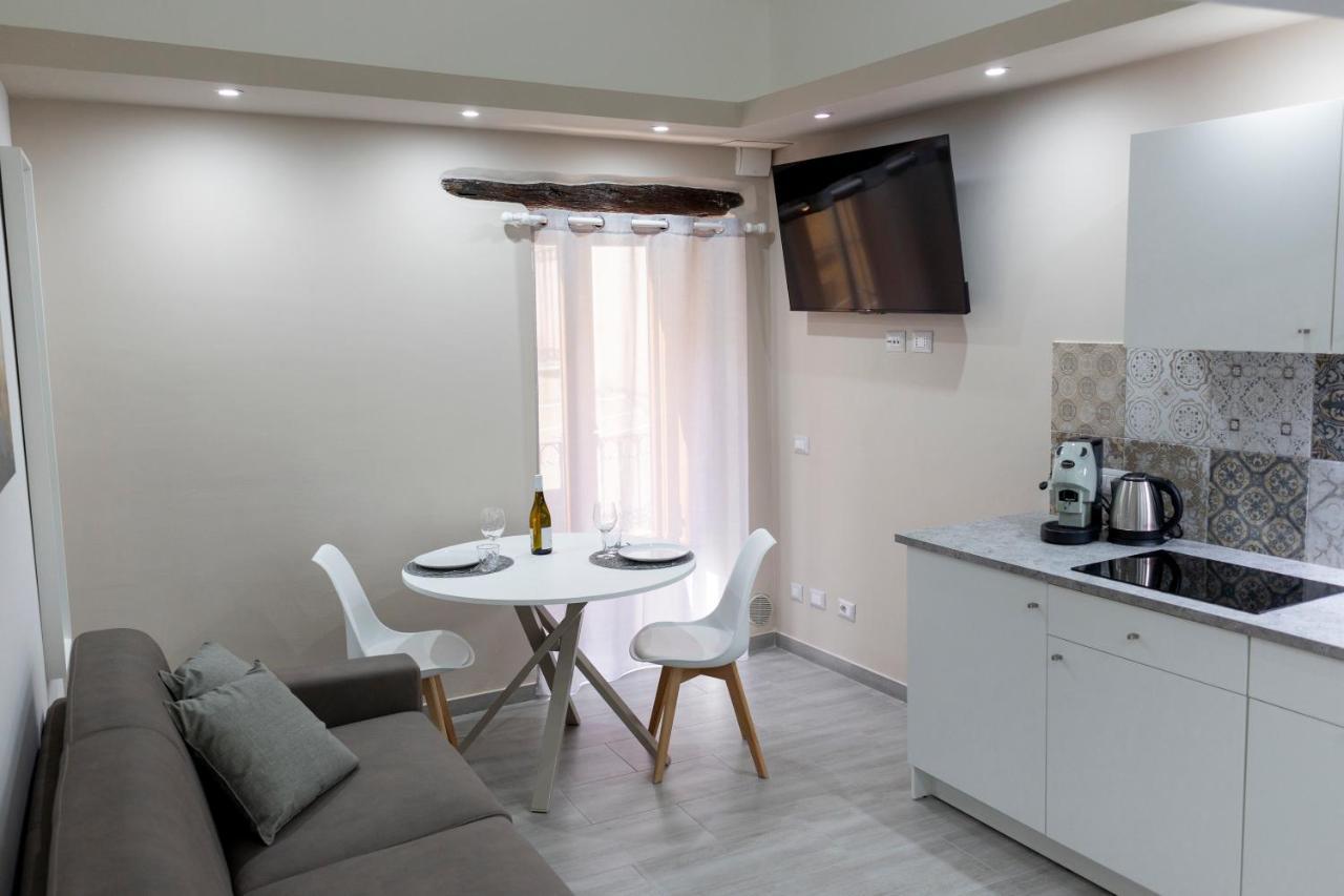 Aurora House Loft Apartment เชฟาลู ภายนอก รูปภาพ